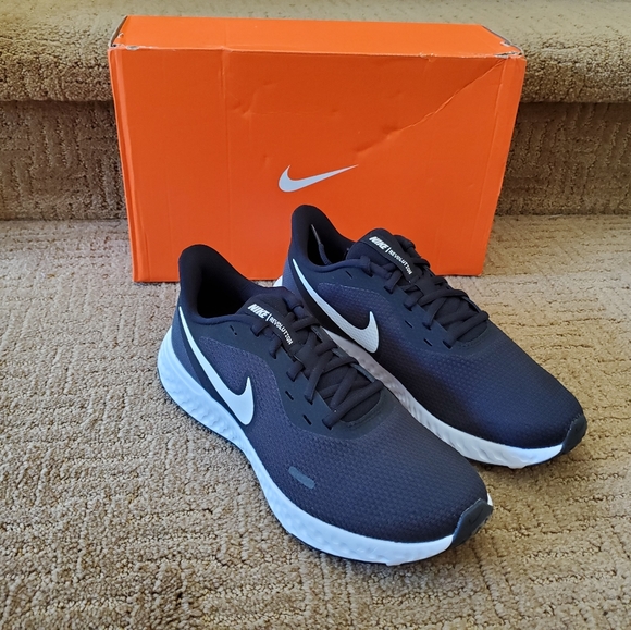 Nike Shoes - New Nike Women's Revolution 5 Running Shoes